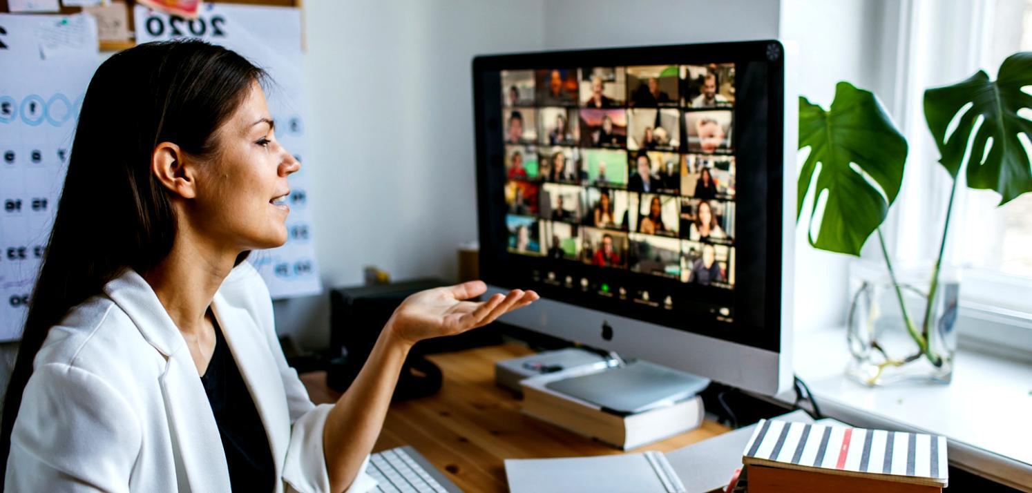 Análisis de gráficas e indicadores económicos en sesión educativa